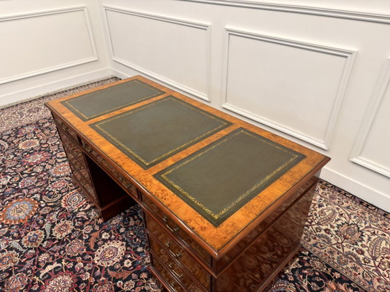 Scrivania classica italiana in radica di noce con pelle verde – Scrivanie, Leather, Wood (photo 13 of 15)