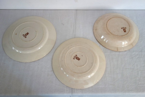 Image 1 of 3 plats de service Terre De Fer Gien modèle Mai vers 1900