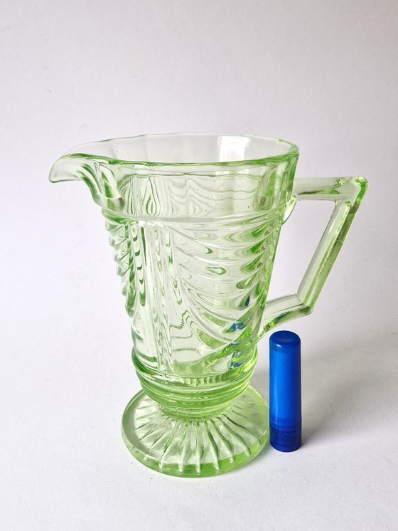 Image 1 of Sowerby Glassworks UK - Jarra de agua de vidrio de uranio Art Déco - Años 20