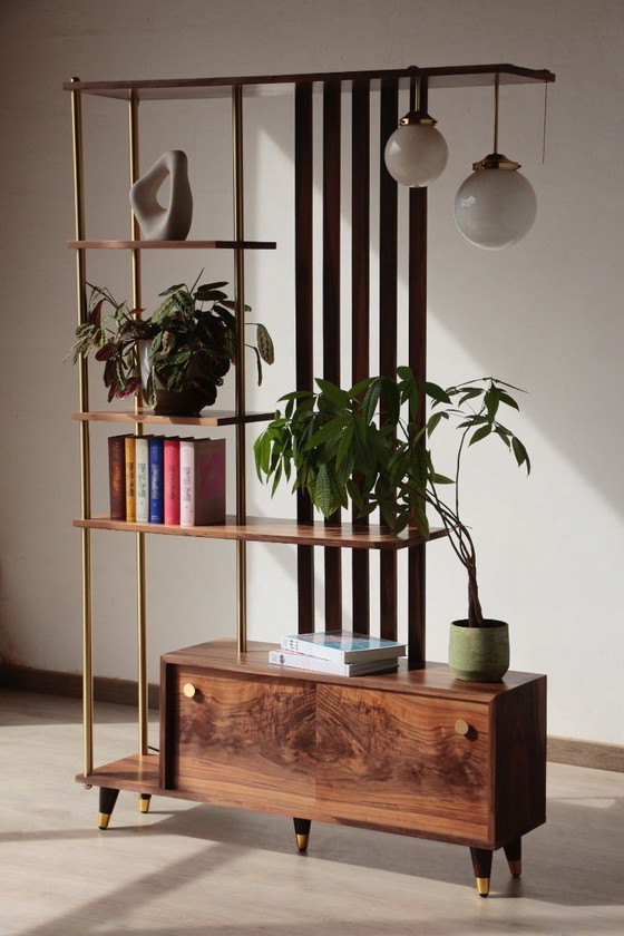 Image 1 of Divisorio per ambienti illuminato - Noce e ottone