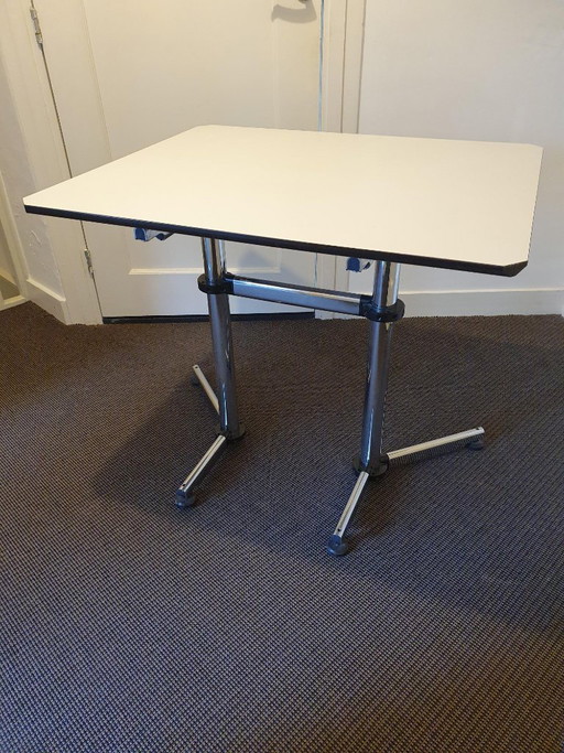 Mesa auxiliar USM Design