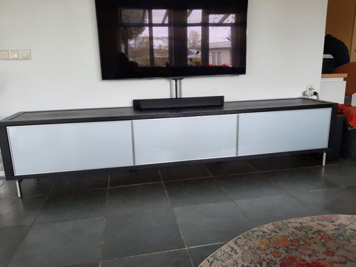 tv kast Bert Plantagie