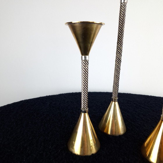 Set di 3 candelabri vintage Memphis degli anni '80. – Portacandele, Brass, Metal (photo 4 of 7)