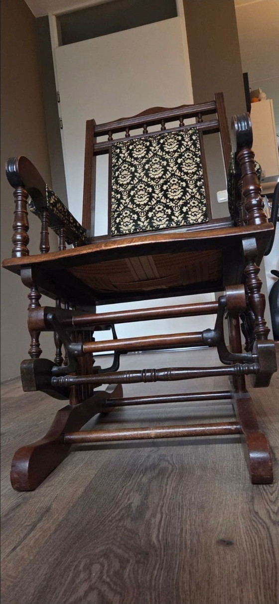 Antieke schommelstoel – Schommelstoelen, Textiel, Fluweel (photo 5 of 6)