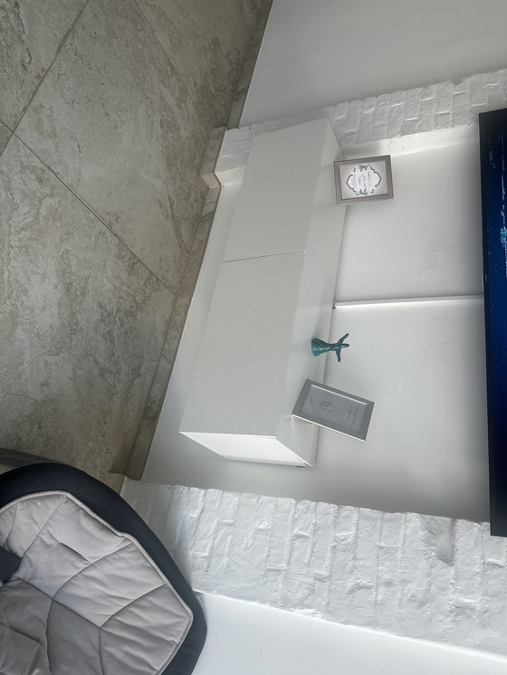 Image 1 of Wit TV Kast