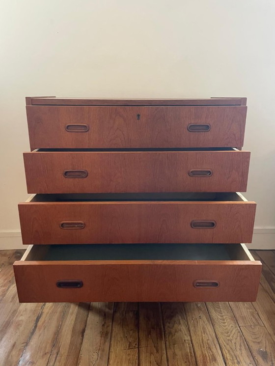 Image 1 of Vintage Scandinavische teakhouten ladekast met 4 laden