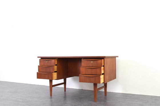 Image 1 of Mid Century Dänischer Teak Chefschreibtisch, 1960er Jahre