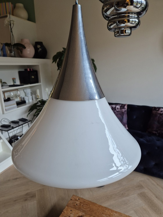 Image 1 of Lampe spatiale Glasshutte opaline chromée