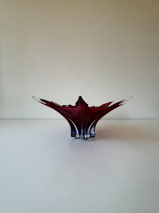 Image 1 of Striking Murano blown glass centerpiece – Ruby red and cobalt blue – Sculptural design