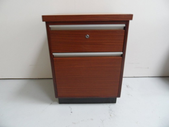 Mid Century Set Van 2 Mahoniehouten Ladekasten – Wood (photo 9 of 12)