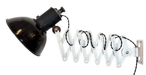 Industriële zwarte geëmailleerde schaarwandlamp, jaren 50