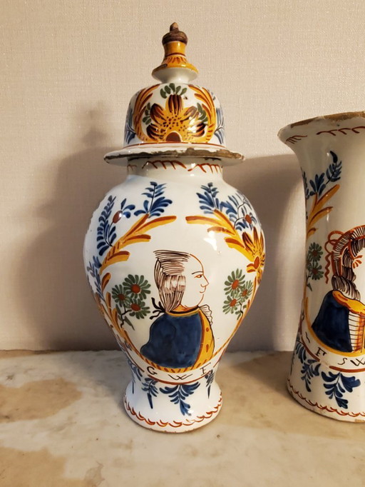 Delftware – Set of 5 signed pieces – 18th century (ref3953)