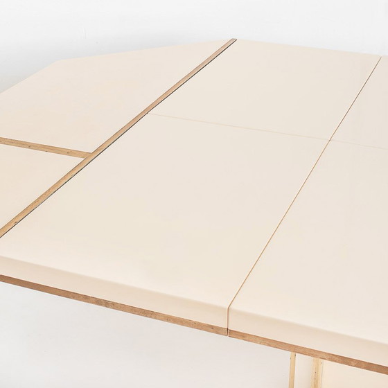 Image 1 of Mesa de comedor extensible, Jean-Claude Mahey, madera lacada y latón dorado, 70’s – Francia