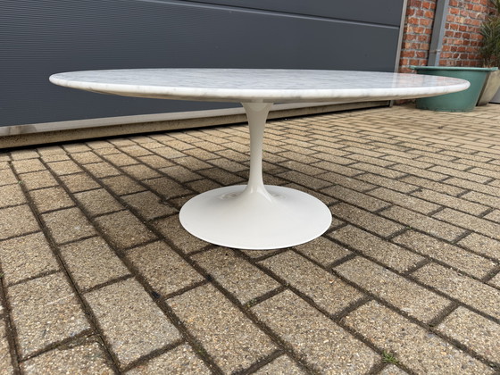 Image 1 of Originele Knoll Tulip Salontafel Eero Saarinen in Carrara marmer