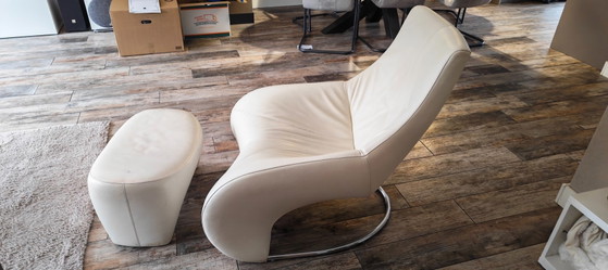 Poltrona Leolux Darius con pouf, pelle bianca, Poltrone, Bianco (foto 3 di 6)