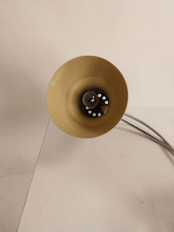 Image 1 of 1 lampada da tavolo color bianco sporco degli anni '50 proveniente dall'ex Cecoslovacchia