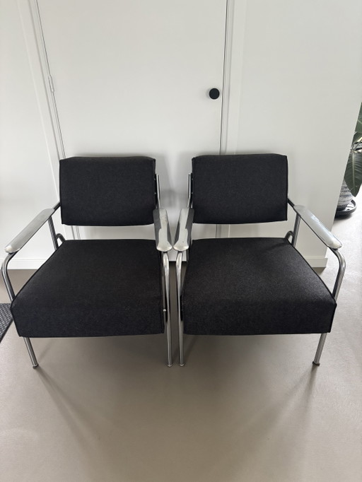 2 fauteuils Design on Stock