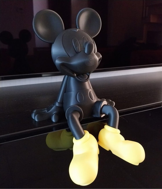 Image 1 of Figurine Big Black Mickey Mouse inspirée de Banksy, cadeau de Noël Julklapp, street art