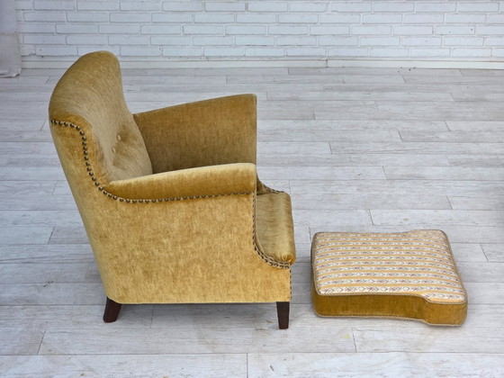 Image 1 of Fauteuil danois des années 1960, velours d'ameublement jaune miel, état d'origine.