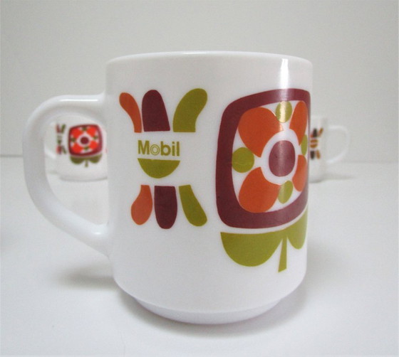Image 1 of 1970s floral mugs and cups