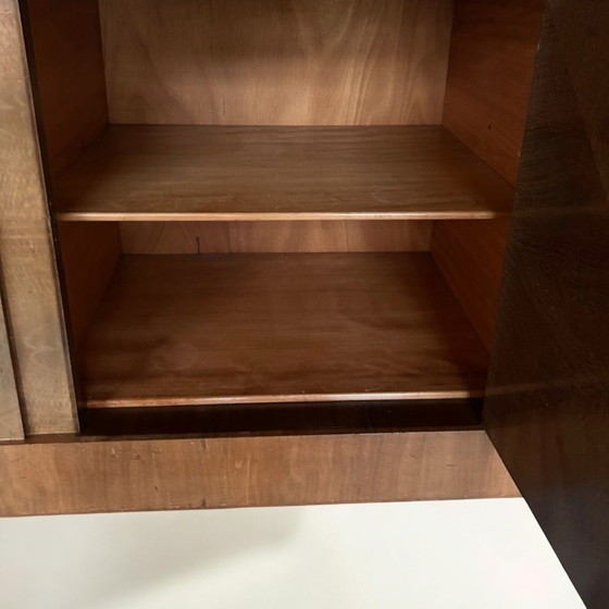 Image 1 of Aparador/credenza de los años 30-Mueble Art Déco alemán que retoma el diseño de la Bauhaus con sus líneas claras.
