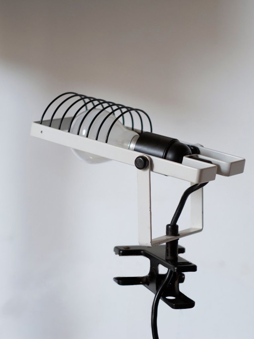 Artemide clip lamp Design Ernesto Gismondi model Sintesi