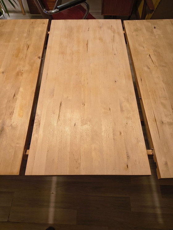 Image 1 of Extendable dining table 220-270cm