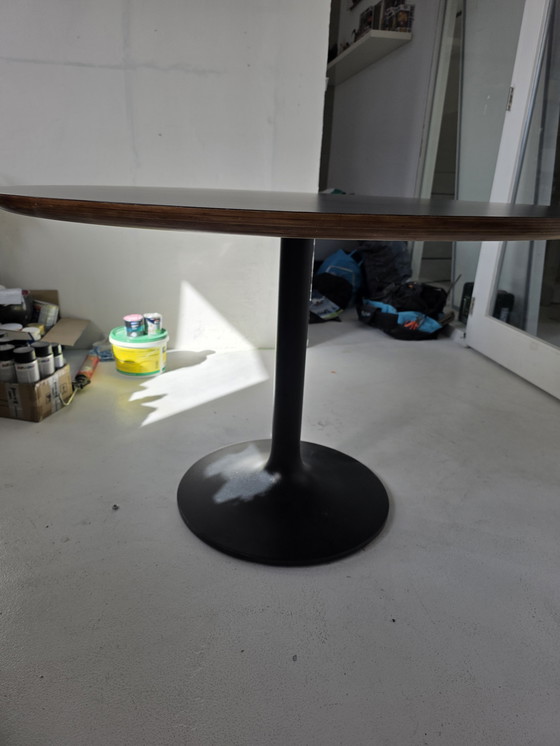 Image 1 of Tavolo da pranzo Swoop con base in acciaio