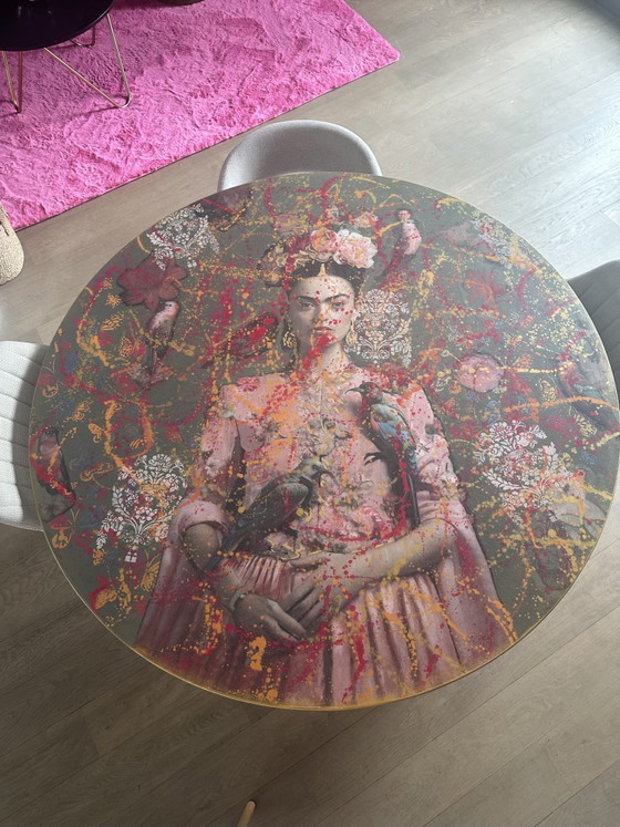 Handgemaakte Maximalistische Eettafel – Frida Kahlo Inspired – Ø140 cm – Mdf, Wood (photo 2 of 7)