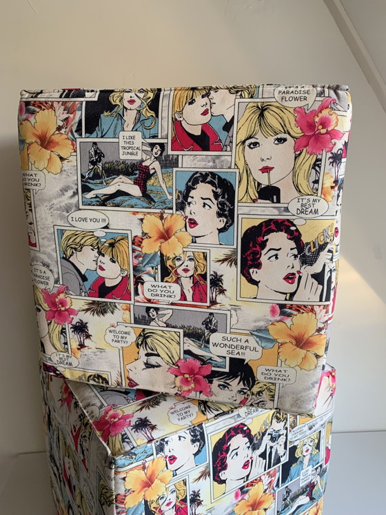Image 1 of Set van twee design poefjes met pop-art print 