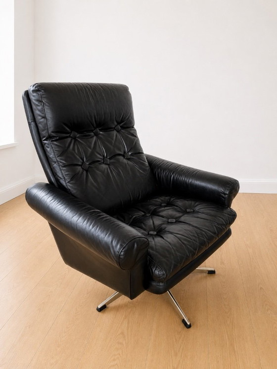 Fauteuil pivotant vintage danois en cuir noir, milieu du siècle, années 1970 – Leather (photo 8 of 13)