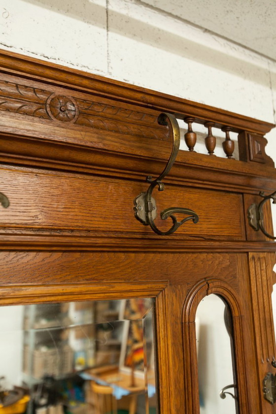 Image 1 of Vestiaire Napoléon III en noyer fin 19e, 3 miroirs, marbre