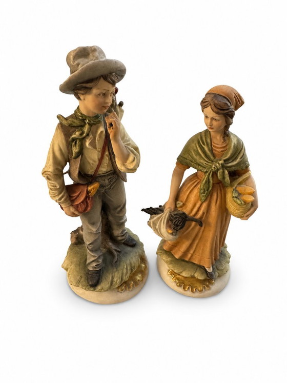 Rare Pair of Capodimonte-Style Ceramic Figurines – Decorative Objects (photo 4 of 8)