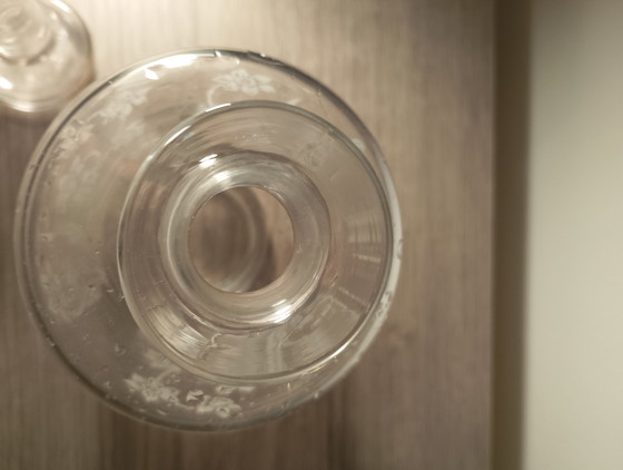 Image 1 of Kristallen karaf toegeschreven aan Baccarat Saint Louis, gegraveerd met het nummer 11.