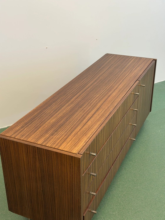 Buffet bas en palissandre, années 60, Métal (photo 4 sur 9)