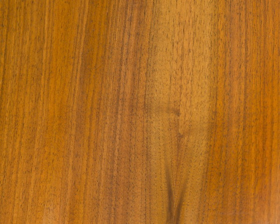 Image 1 of Dressoir/ladekast uit de jaren 50, gemaakt van walnoothout. In uitstekende originele staat.