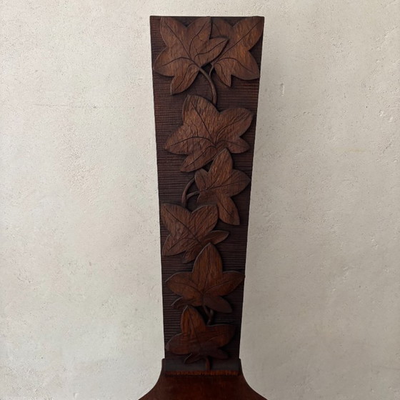 Image 1 of Silla de roble tallada