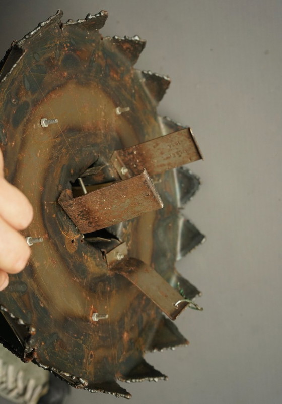 Image 1 of Brutalistische metalen wandklok van A. Becht, 1986