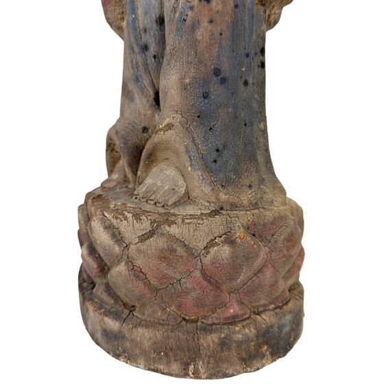 Statue de Bouddha chinoise en bois avec polychromie originale et restes de dorure. – Sculptures, Wood (photo 15 of 17)