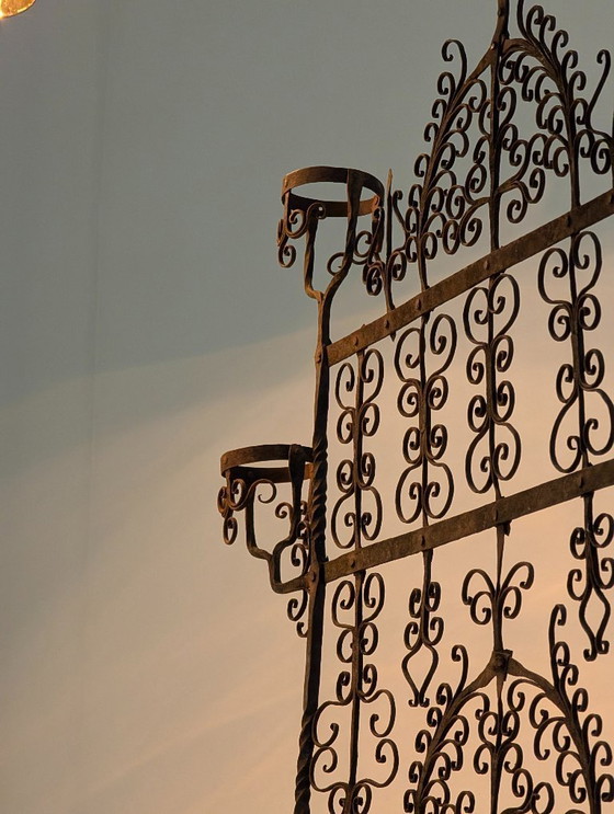 Image 1 of Candelabro de hierro forjado para chimenea, estilo español, Artes y Oficios, década de 1880