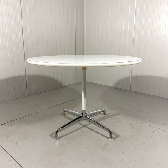 Image 1 of Tavolo da pranzo rotondo Charles & Ray Eames Herman Miller anni '60