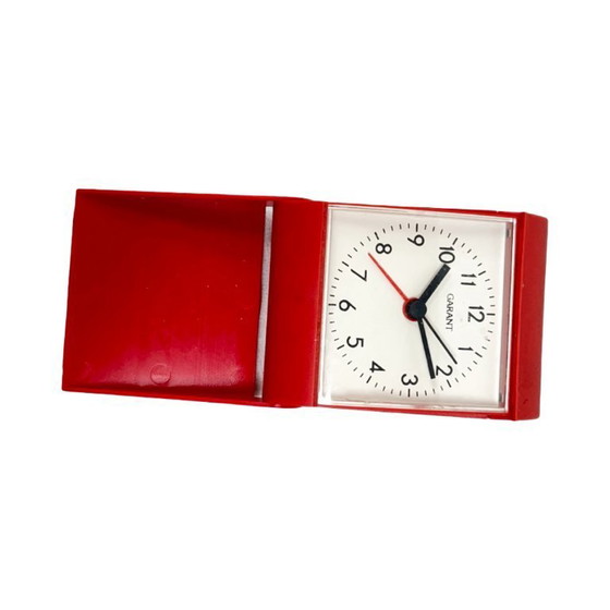 Image 1 of Vintage Garant wekker | DDR | jaren 70-80 | mechanisch | rood | retro design