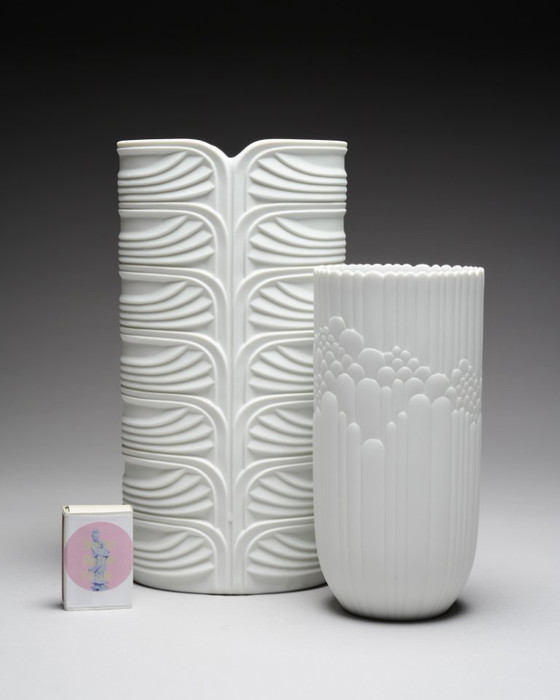 Image 1 of Coppia di vasi in porcellana biscuit bianca di Rosemonde Nairac per Rosenthal Germania