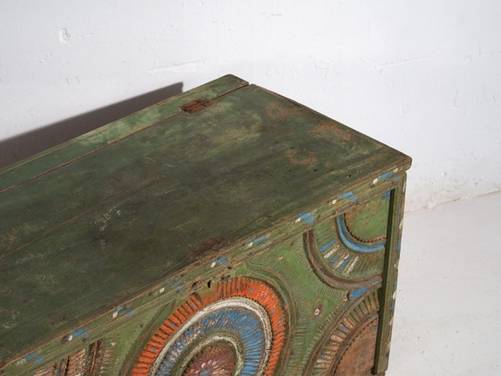 Malle ancienne sculptée style art populaire (c.1900) #79 – Armoires de rangement (photo 14 of 40)