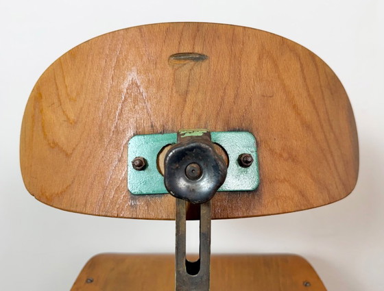 Chaise d'atelier industrielle verte, années 1950 – Tabourets, Iron (photo 15 of 18)