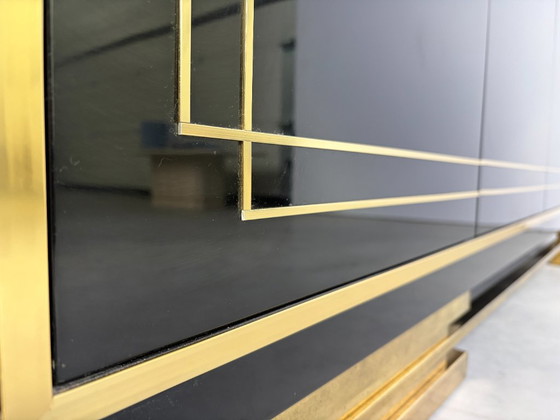Credenza vintage laccata nera e ottone, anni '80 – Credenze, Legno (photo 7 of 13)