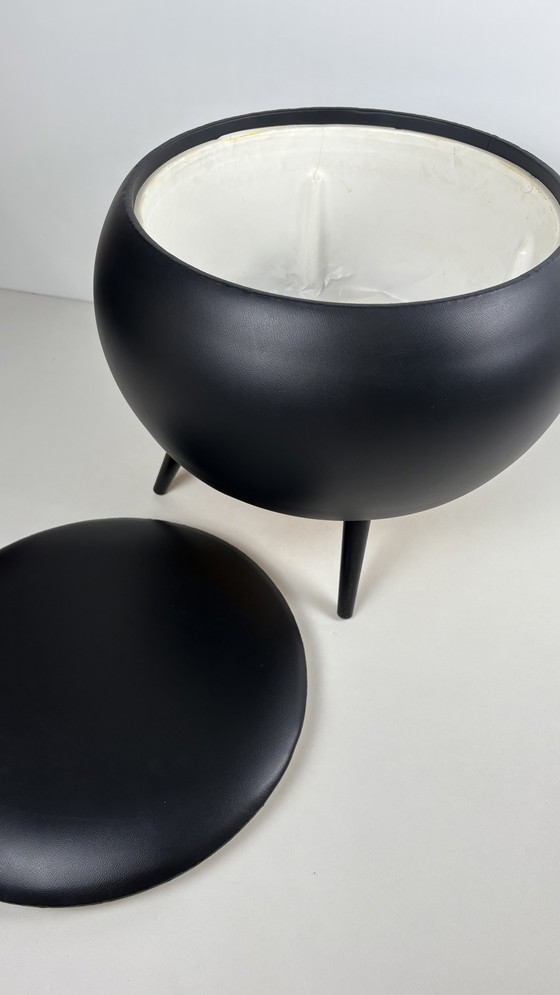 Image 1 of Vintage FM zwarte kruk met opbergruimte / naaipoef / bolpoef