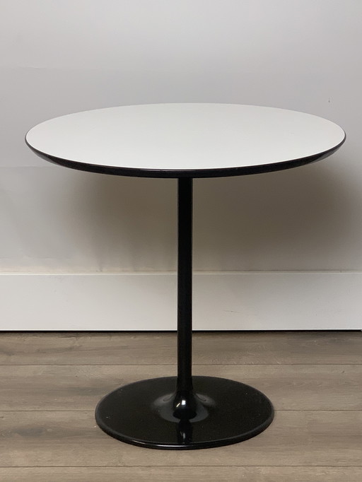 Dizzi bijzettafel van Arper