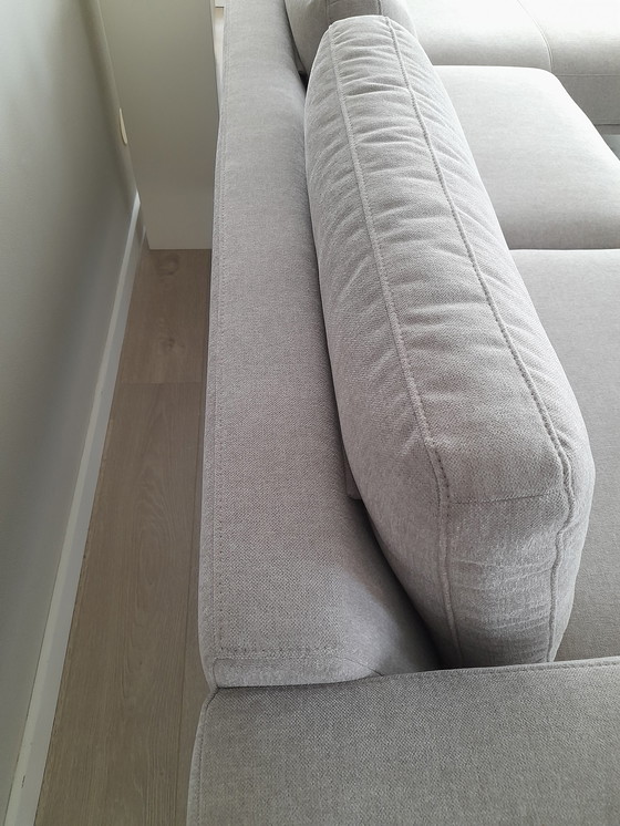 Image 1 of Panca lounge prominente a destra