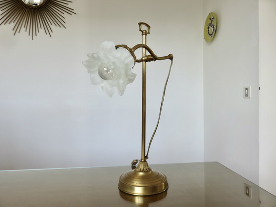 Image 1 of Imponente lampada Art Nouveau, tulipano a forma di rosa in vetro smerigliato e bronzo